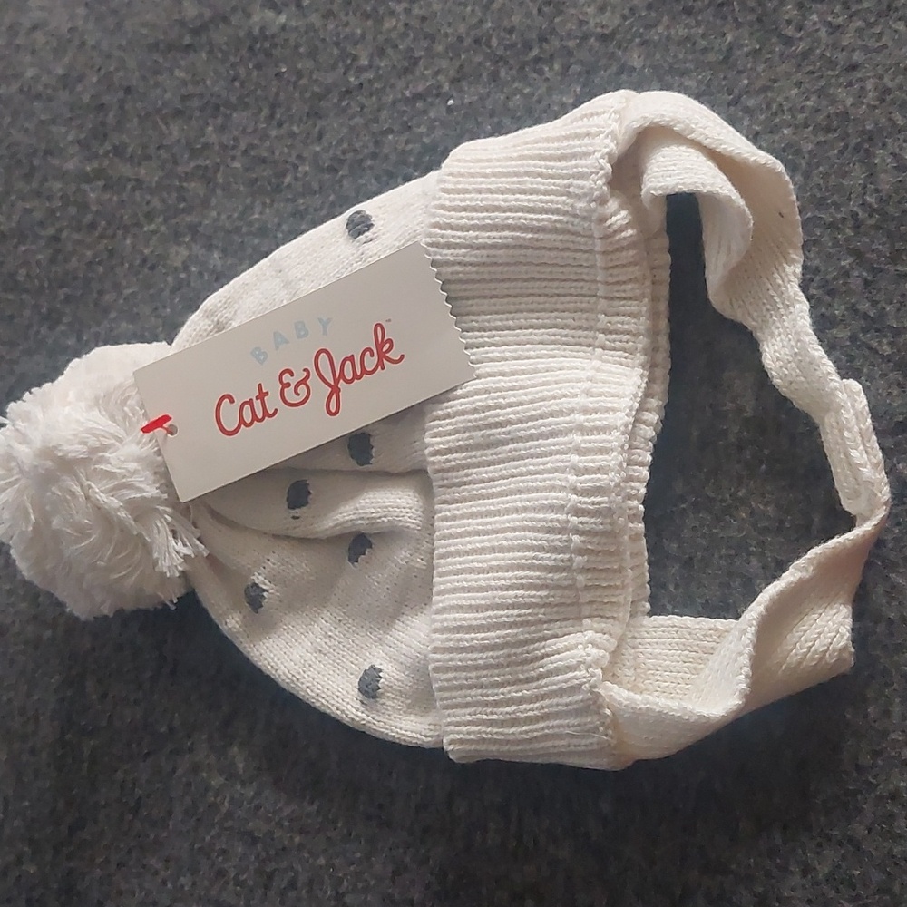 Nwt Cat & Jack baby winter hat 6-12mo